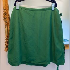 Chic Green Mini Skirt for Women